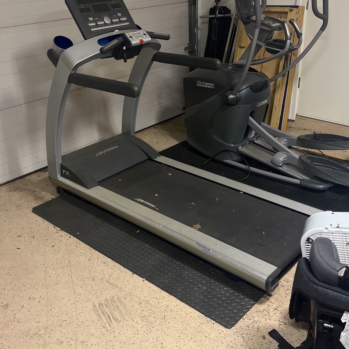 Life Fitness Treadmill for Sale in Dallas TX OfferUp