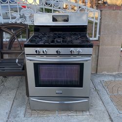 Frigidaire Stove
