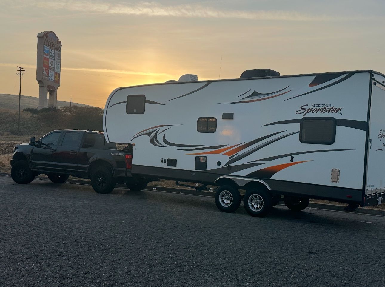 5th Wheel Toy Hauler Trailer 26 Feet