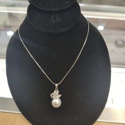 14k White Gold Pearl Necklace Pearl Earrings Different Prices And Different Grams Layaway Available 10% Down If You Interested Ask Maribel Thank You 