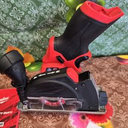 Milwaukee
M12 FUEL 12V Lithium-Ion Brushless Cordless 3 in. Cut Off Saw (Tool-Only)