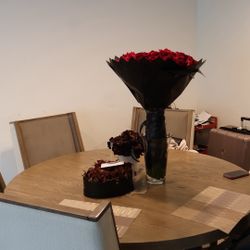 Dinning room Table 6 Chairs 