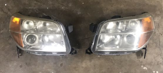 2006 Honda Pilot Headlights L & R