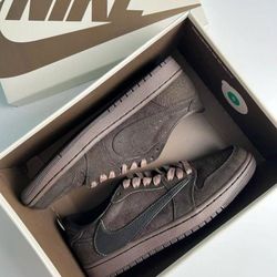 TRAVIS SCOTT X JORDAN 1 LOW OG SP 'VELVET BROWN'