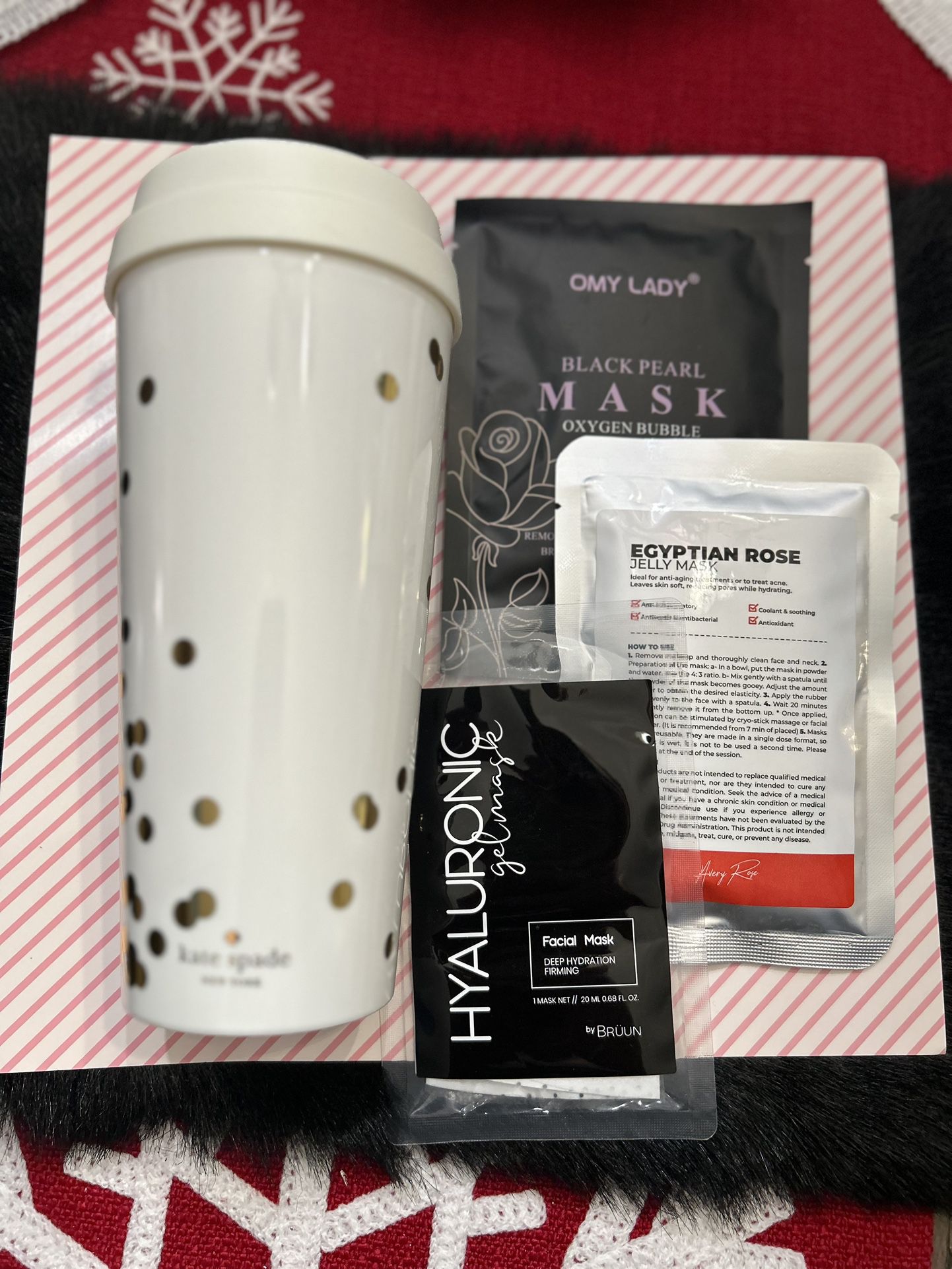Kate spade cup with face masks 