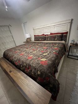 King Comforter With 4 Pillow Shams 