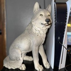 Wolf Statue Figure 