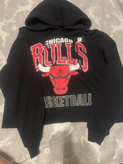 Women’s cropped bulls hoodie