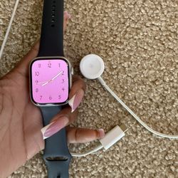 Apple Watch Series 7 (10.5) – 41mm, Model A2477 with Charger