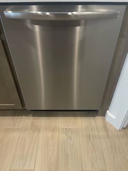 Dish washer