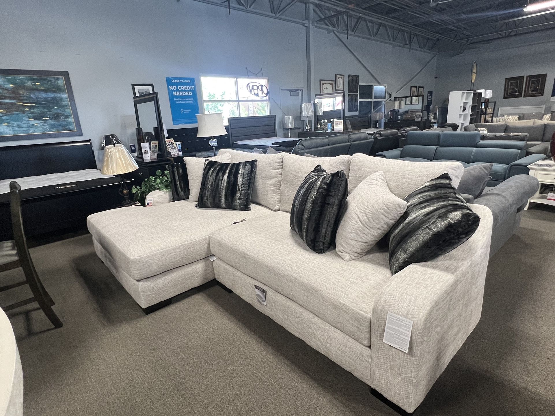 Sofa With Wide Chaise 😻‼️ Easy Financing Available ✅