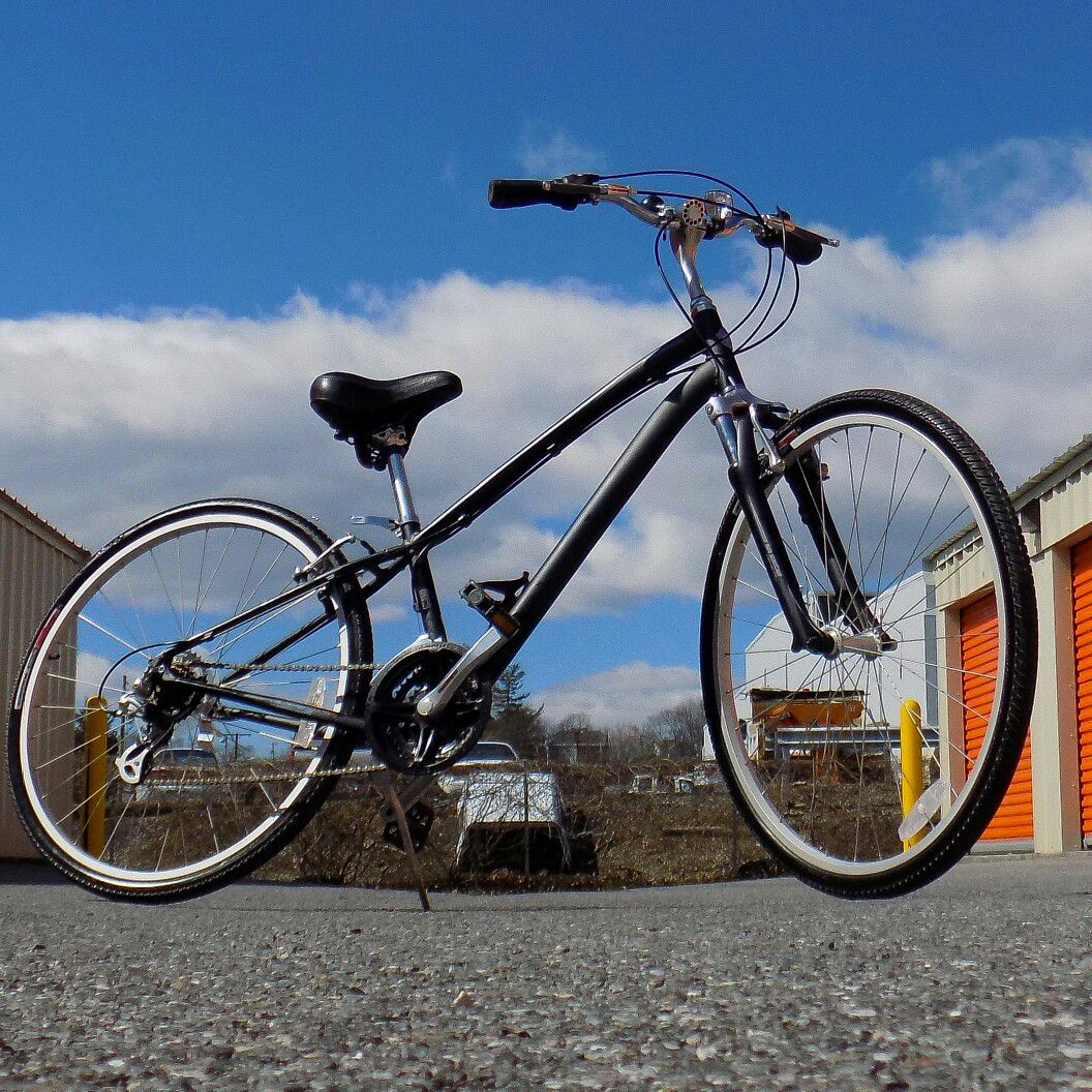 SPECIALIZED Globe (small adult frame) Hybrid Bike