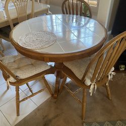 Kitchen Table & 4 Chairs 