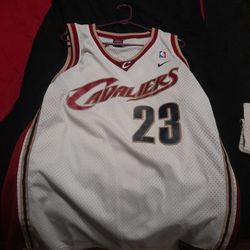 NiKE Lebron JAMES  Cavs Jersey #23 