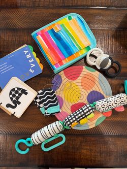 Lovevery 0-12 Weeks + 3-4 Month Play Kit