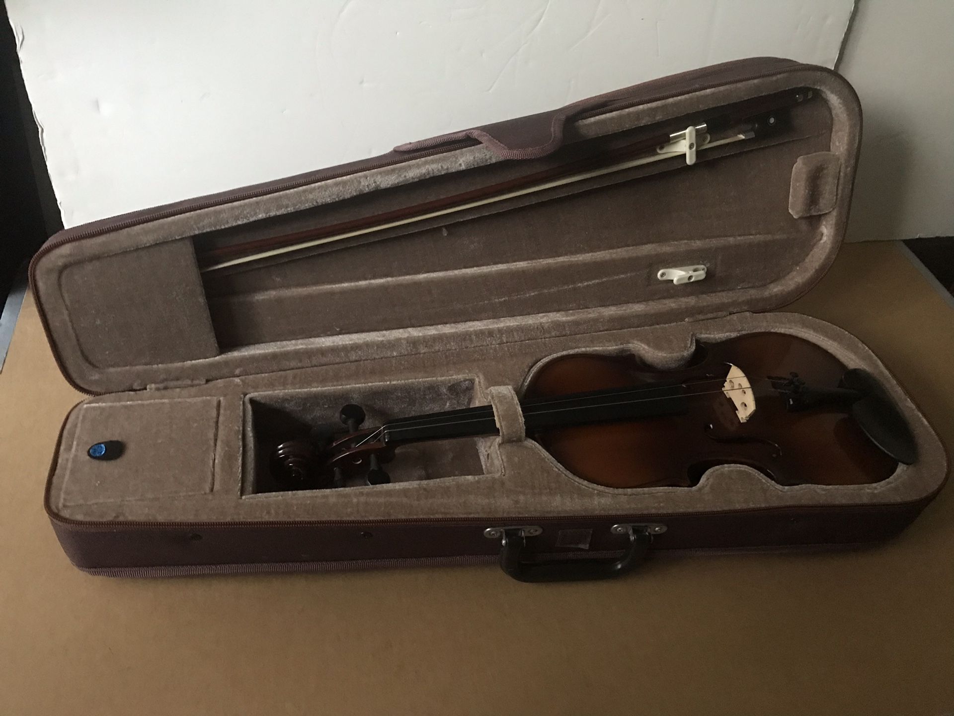 Student Violin with Bow and Case