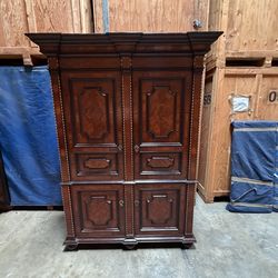 Armware/closet/cabinet