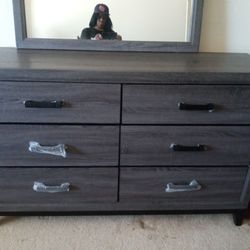 Mirror And Dresser/Dark Smokey Grey And Black 