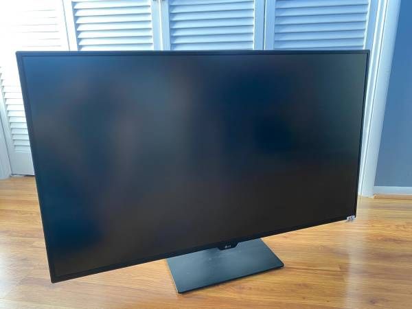 LG - UltraFine 43"4K UHD Computer Monitor