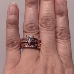 *Brand New Pink Women’s Rings with Heart CZ