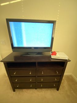 Wood dresser