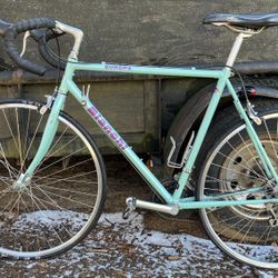 Vintage Bianchi Europa Road Bike - 21 Speed