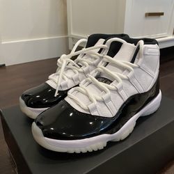 Air Jordan 11 Retro (White, Metallic Gold, Black)