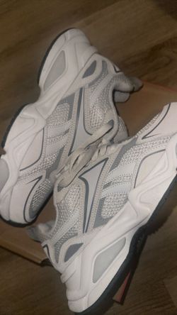 REEBOK Size 8 mens Used No flaws