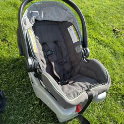 Graco SnugRide 35 Lite LX Infant Car Seat