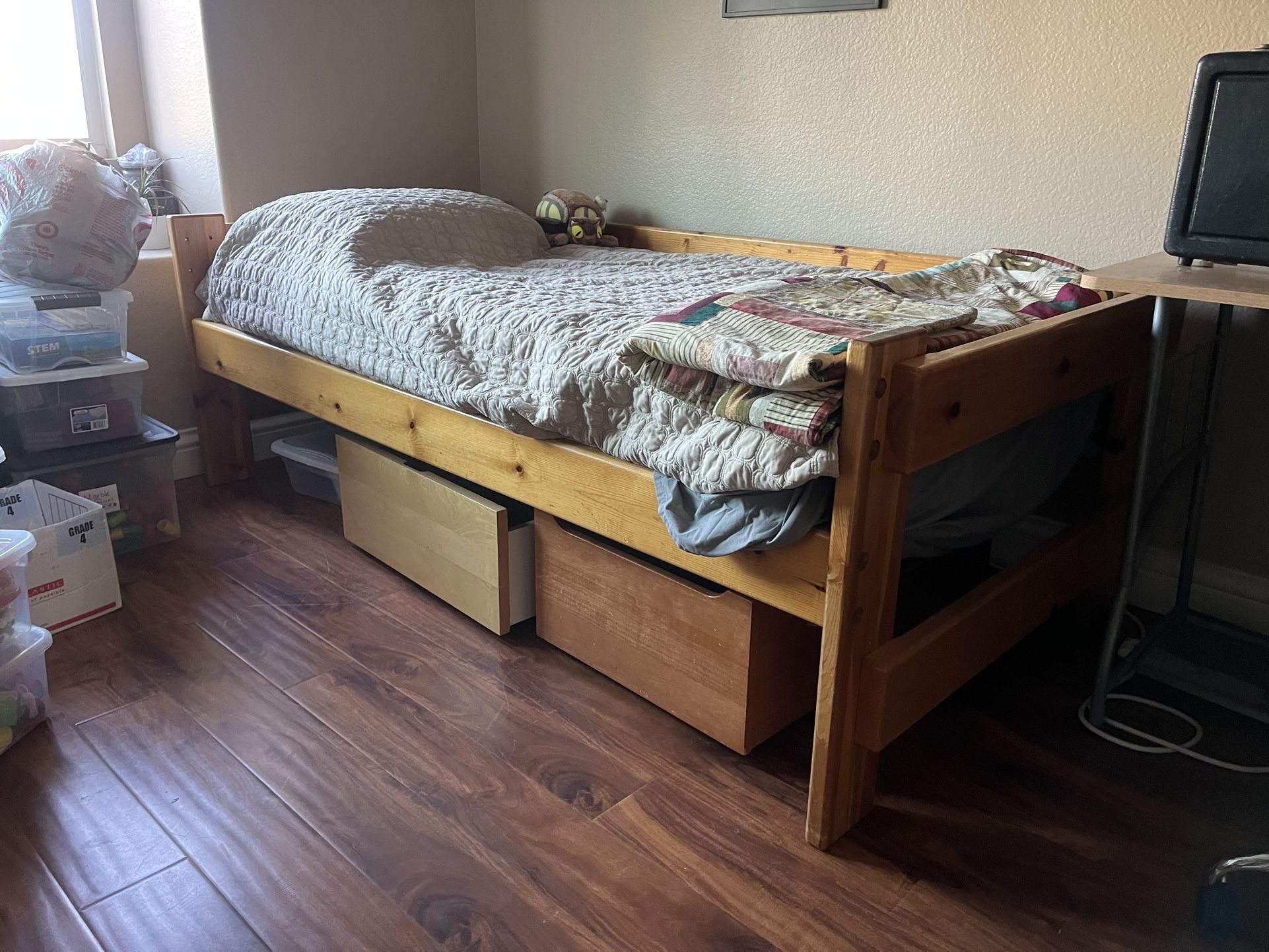 Twin Pine Bed With 2 Drawers
