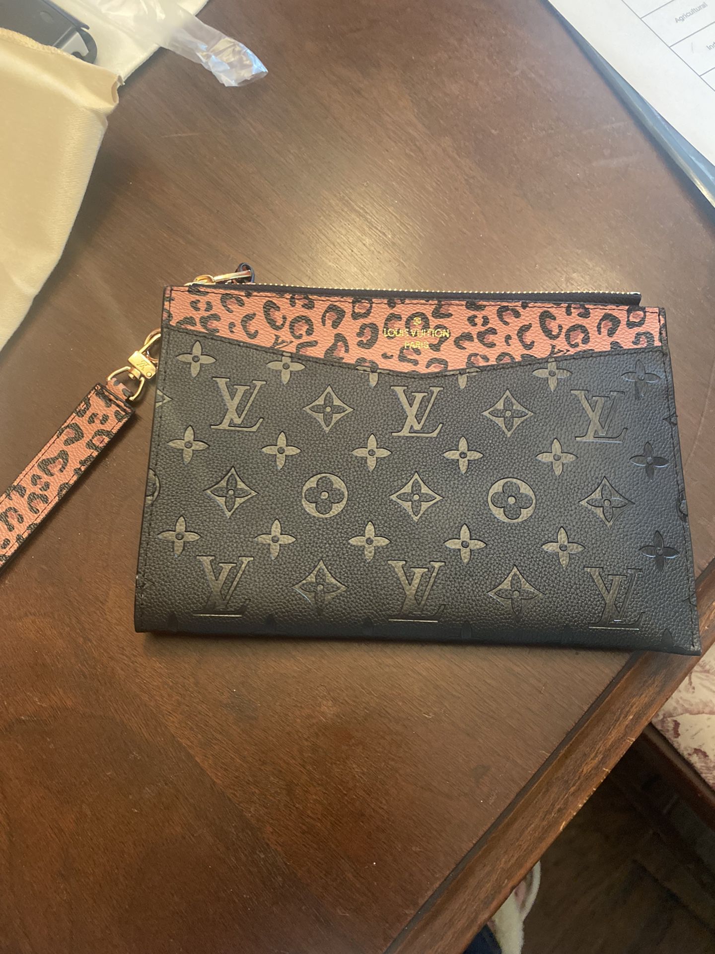 2021 No Longer Available Louis Vuitton Wild At Heart Clutch. NEW IN BOX AND  DUST for Sale in Cypress, TX - OfferUp