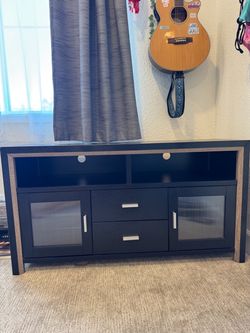 Duenas TV stand 47.5 “ wide - black