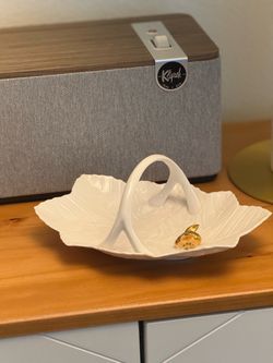(NEW) Leaf Bowl with Golden Bee