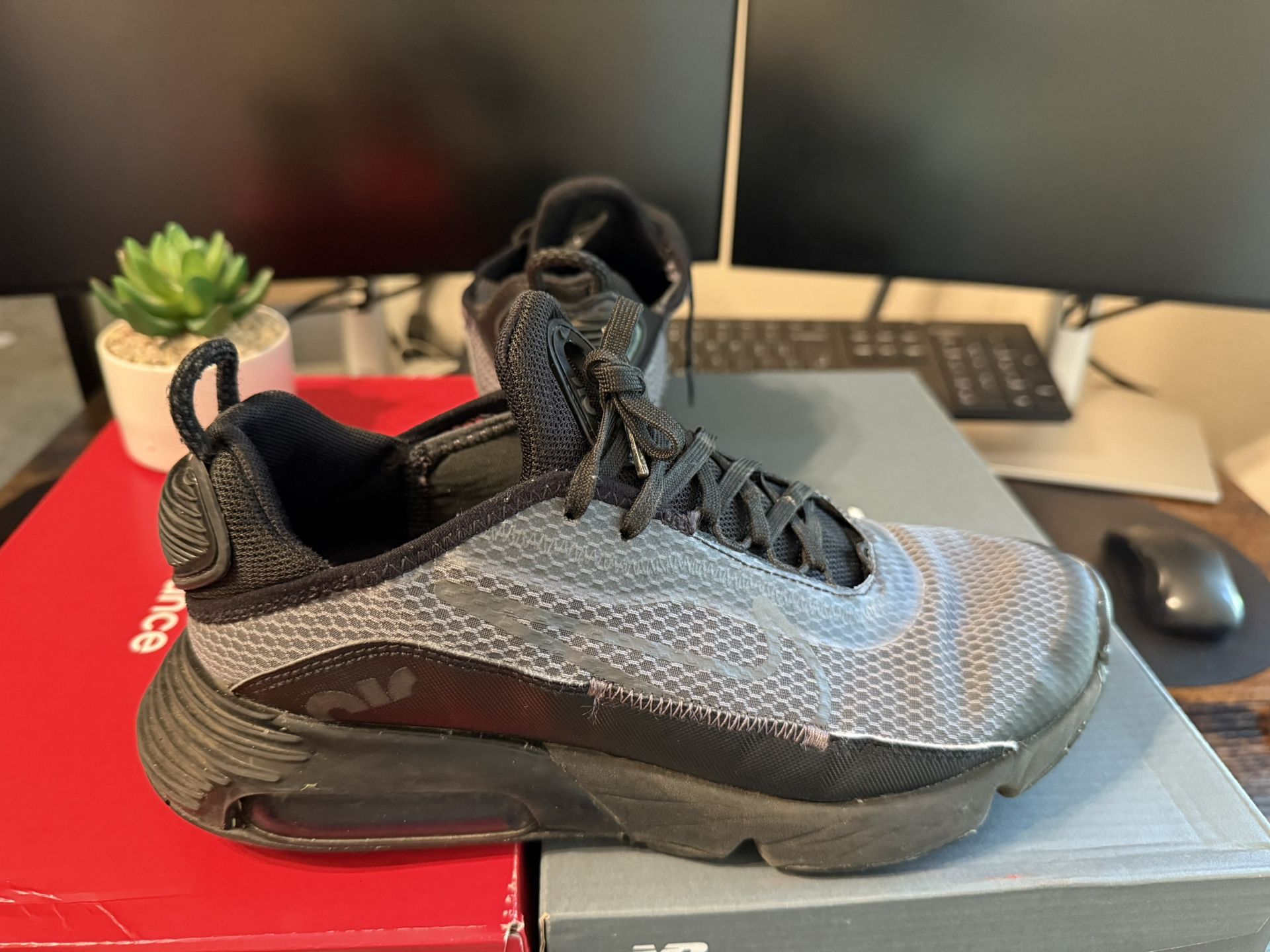 Nike Unisex 6.5 us