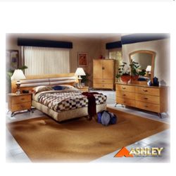5 Piece Bedroom Set In Great Condition