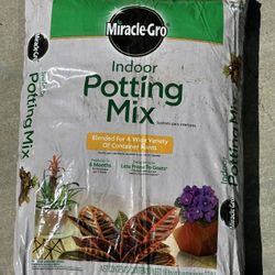 Miracle Gro Potting Mix  4 Bags $10