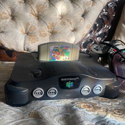 Nintendo 64 With 2 Controllers 