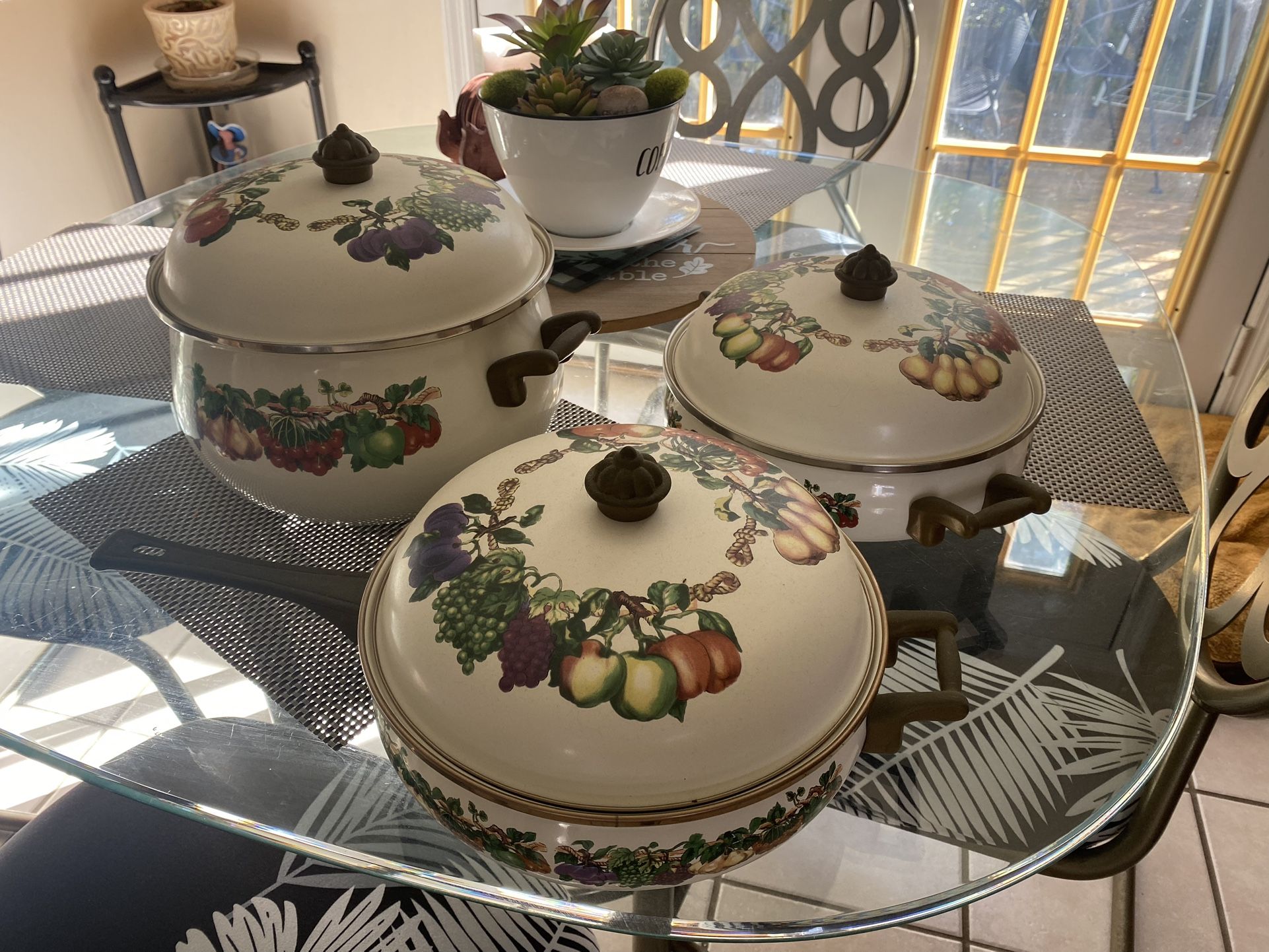 6 Piece Tabletop Unlimited Kensington Garden Vitroceramic Pots w/ lids (Dutch Oven)