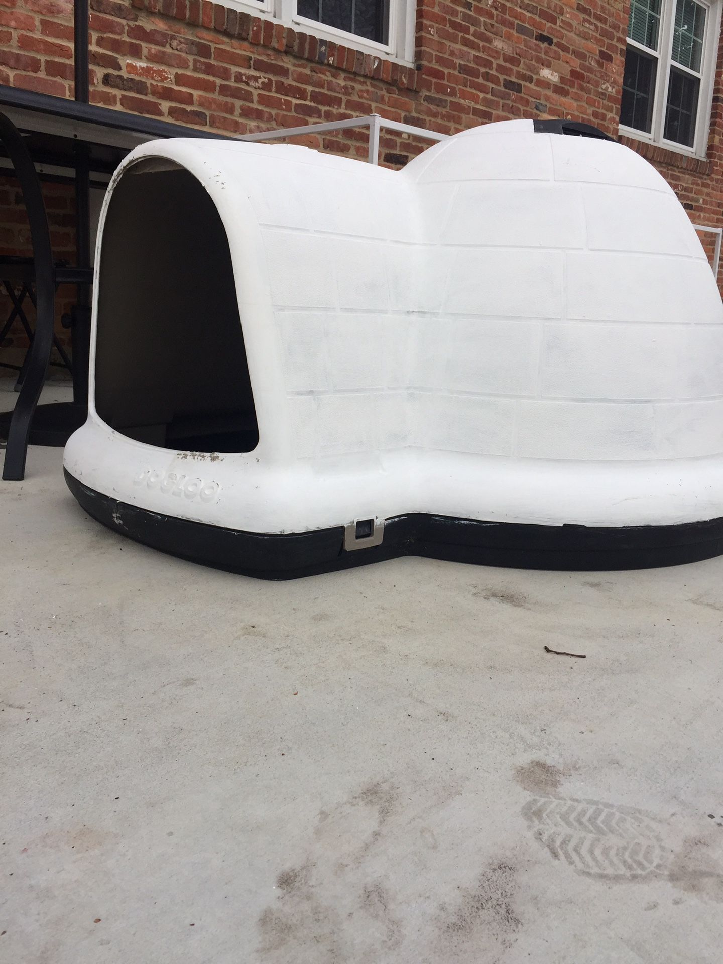 Out door waterproof dog house