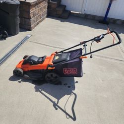 Black & Decker 13 Amp 20in Corded Electric Lawn Mower