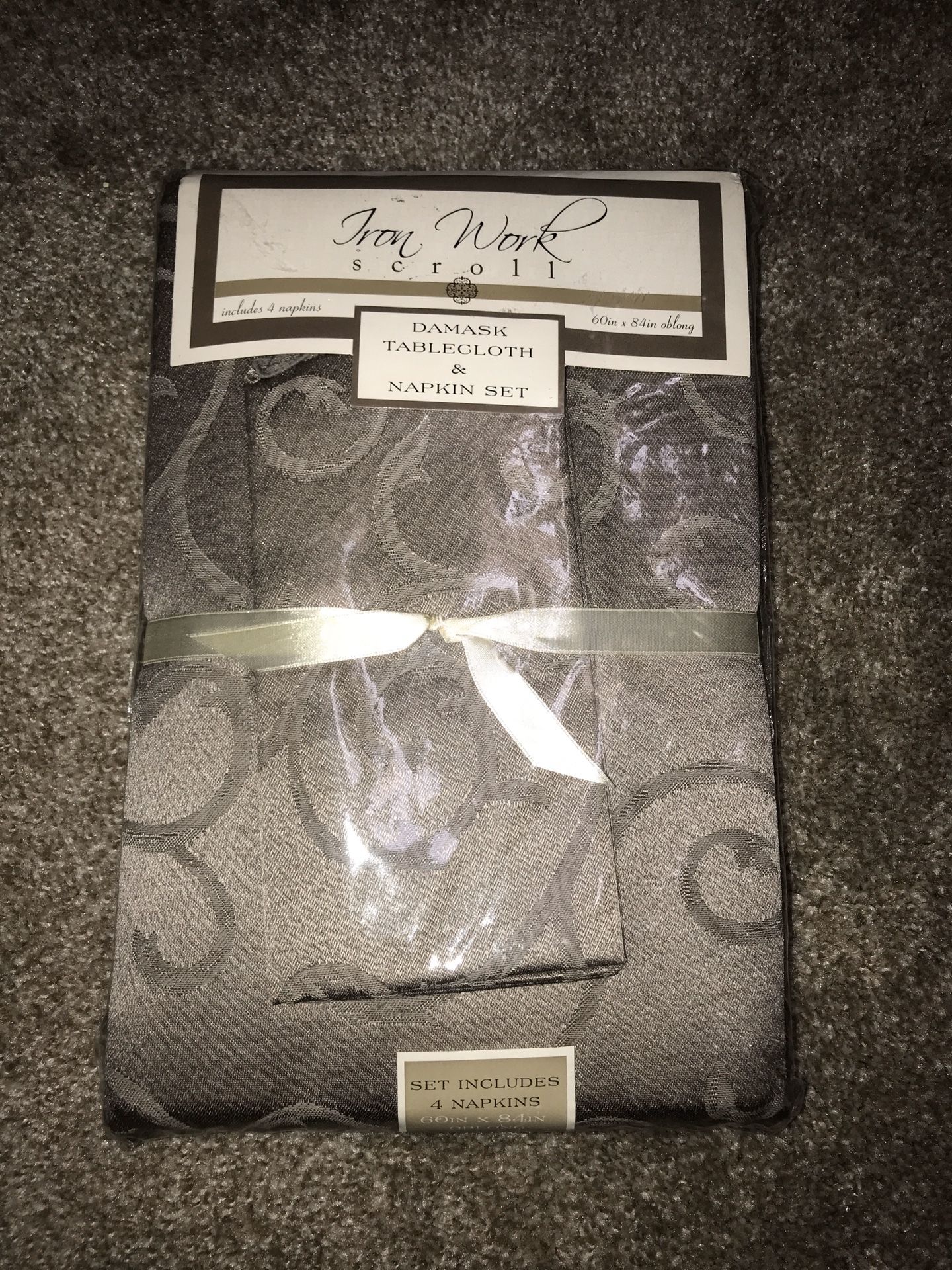 Brand New Tablecloth and Napkin Set