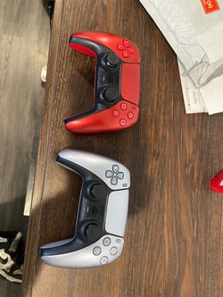 2 ps5 controllers