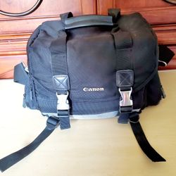Cannon Camera Bag With Carrying Strap in Great Condition