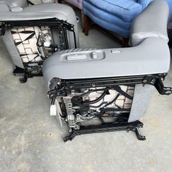Two Front Chairs for Toyota Highlander 