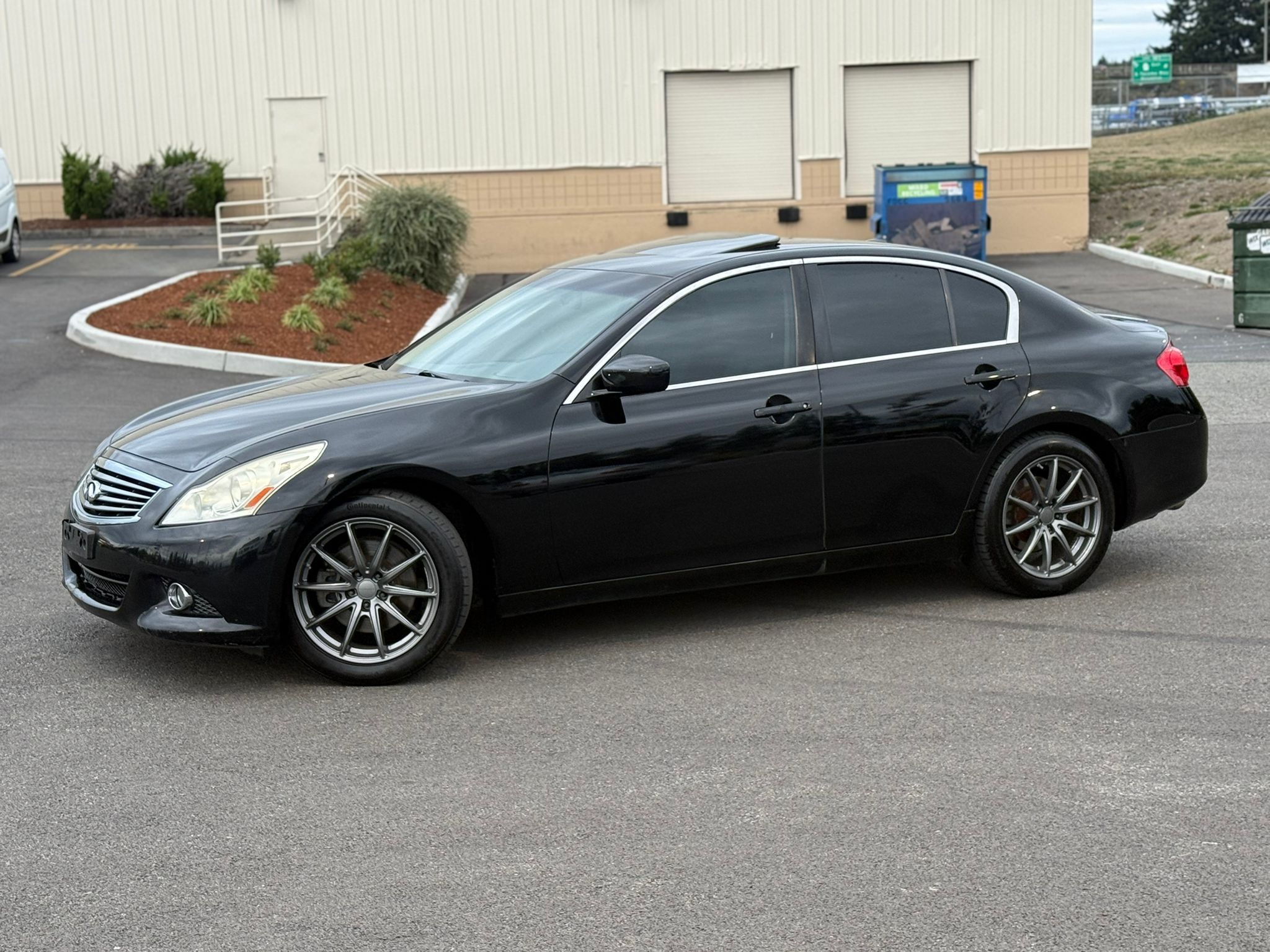 2012 Infiniti G37