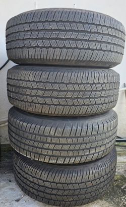 265/70 R18 Tahoe Stock Wheels