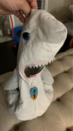 Baby shark costume size 18months