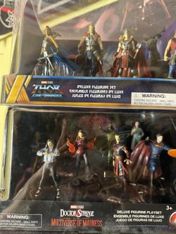 Marvel : Doctor Strange And Thor. Deluxe Figurine playset