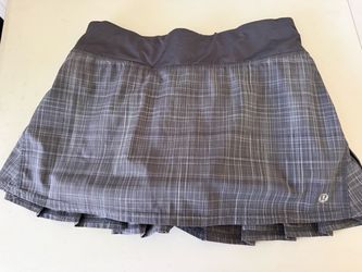 Lululemon skort size 4