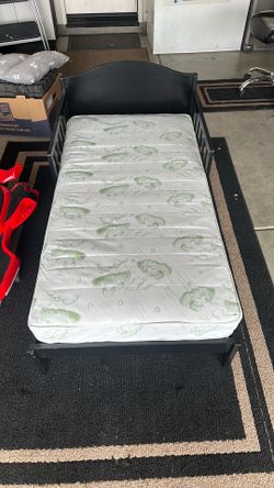 Toddler bed 35.00 OBO